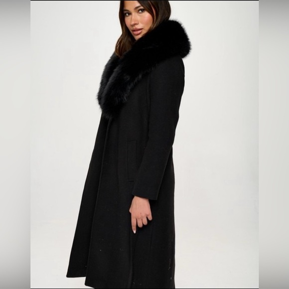 Long Coat with Faux Fur Collar - Picture 5 of 11